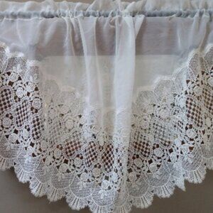 Vintage Single Center Sheer Off-White Lace Edged Swags x 10 ($2.50/curtain)